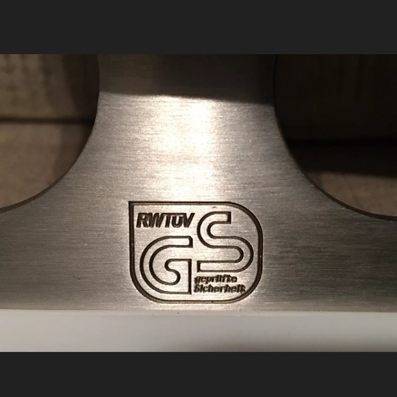 Winnwell Girls Figure Skates Size 4J Scratched - Picture 10 of 12